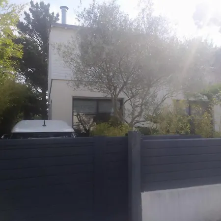Avec Πανσιόν La Baule